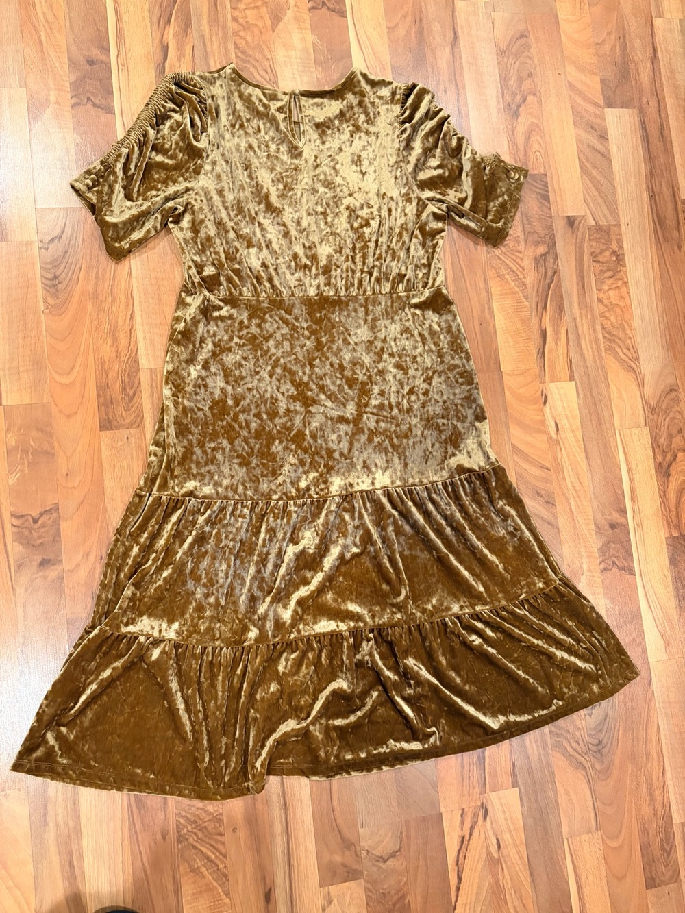 Who What Wear Velvet Tiered Midi Dress in Mustard Gold - Picture 5 of 10